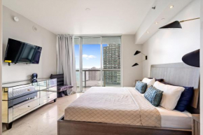 Luxury 2 BD Condo FREE pool + GYM + SPA
